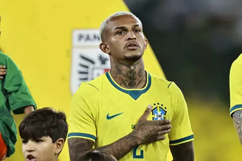 بعد إصابته في ودية مصر.. الاتحاد البرازيلي يعلن استبعاد ويسلي من قائمة المونديال